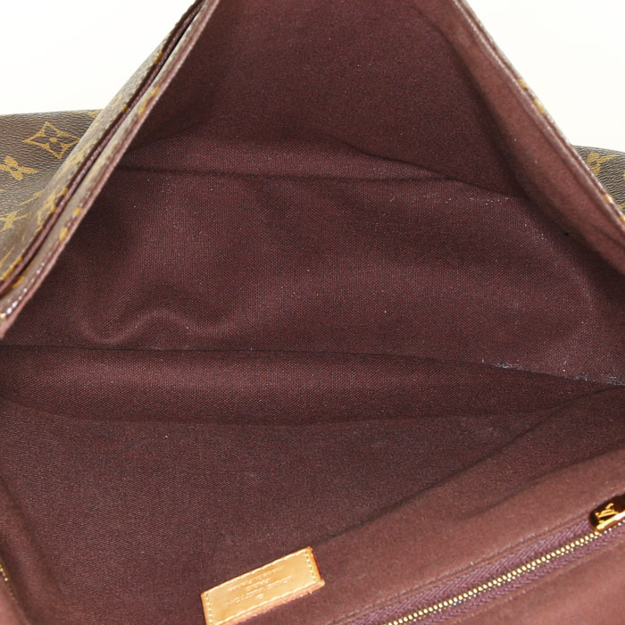 Borsa a tracolla Louis Vuitton Menilmontant modello grande in tela monogram marrone e pelle naturale - Detail D2