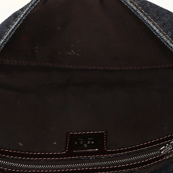 Sac à main Fendi Baguette en toile denim bleue et cuir marron - Detail D2