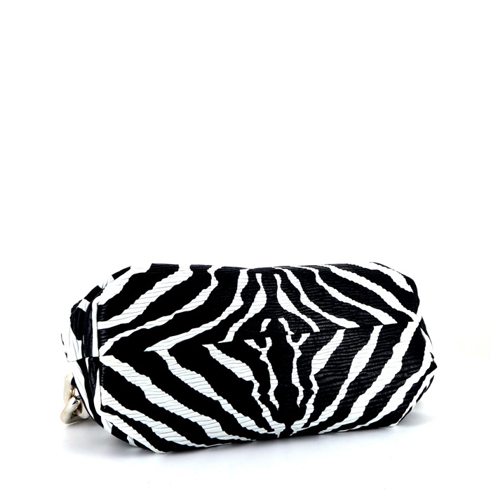 Sac à main Bottega Veneta Chain Pouch en cuir noir et blanc - Detail D4