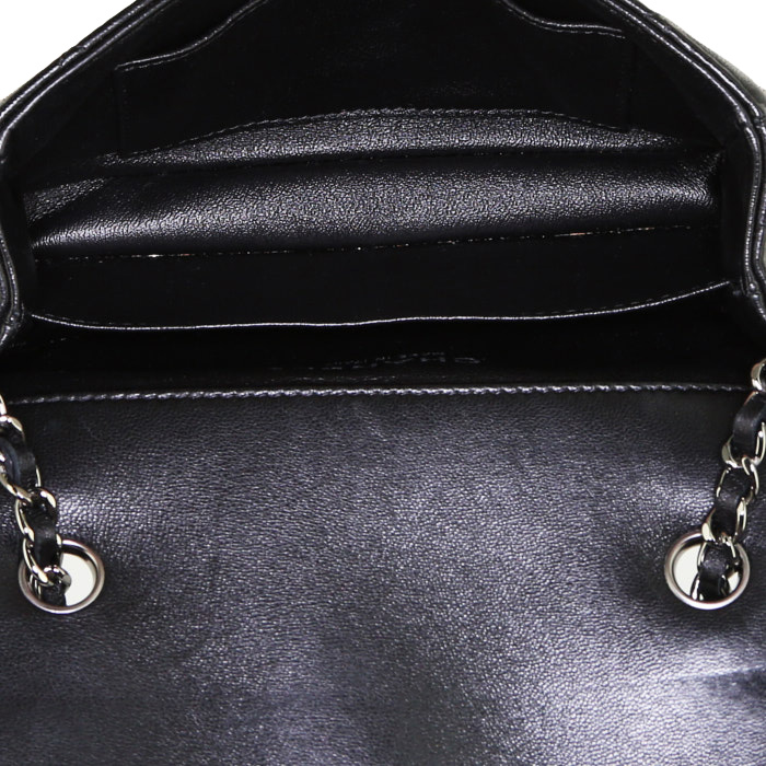 Chanel Mini Timeless shoulder bag in black quilted leather - Detail D2