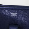 Hermes Evelyne shoulder bag in navy blue togo leather - Detail D3 thumbnail