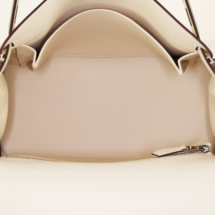 Bolso de mano Hermès Kelly 25 cm In&Out en cuero swift blanco Nata - Detail D3