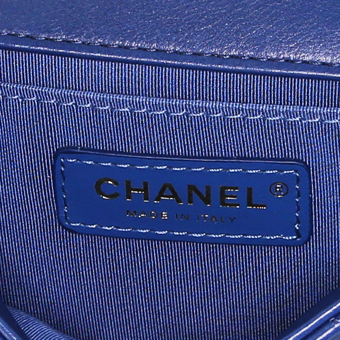 Pochette-cintura Chanel in pelle trapuntata blu marino - Detail D3