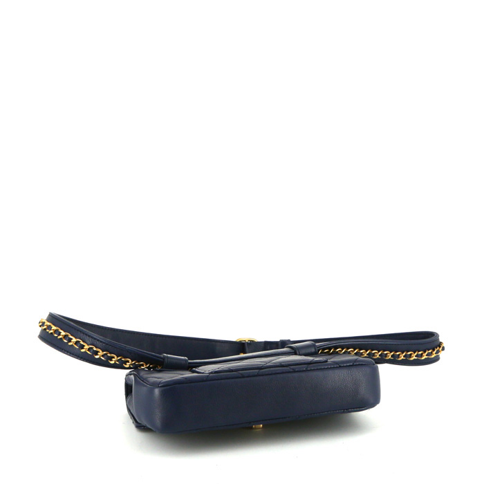 Pochette-ceinture Chanel en cuir matelassé bleu-marine - Detail D4