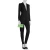 Bolso/bolsito Hermès Kelly To Go en cuero epsom verde Criquet - Detail D1 thumbnail