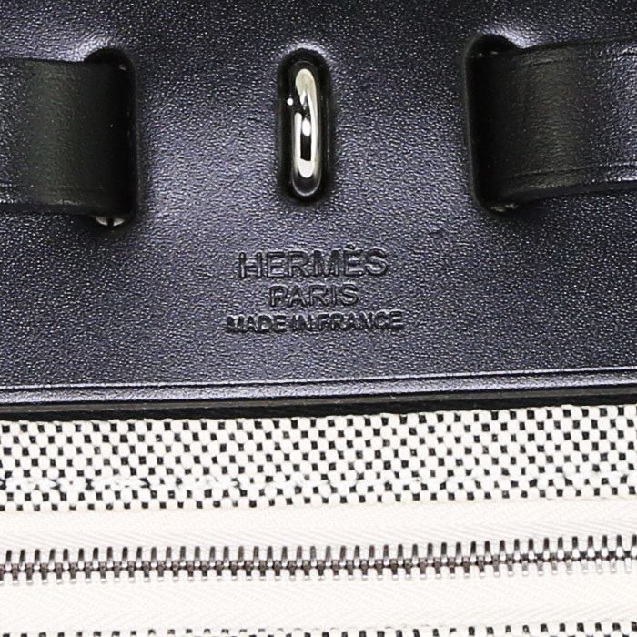 Borsa da spalla o a mano Hermes Herbag in tela grigia e blu con motivo e mucca Hunter nera - Detail D4