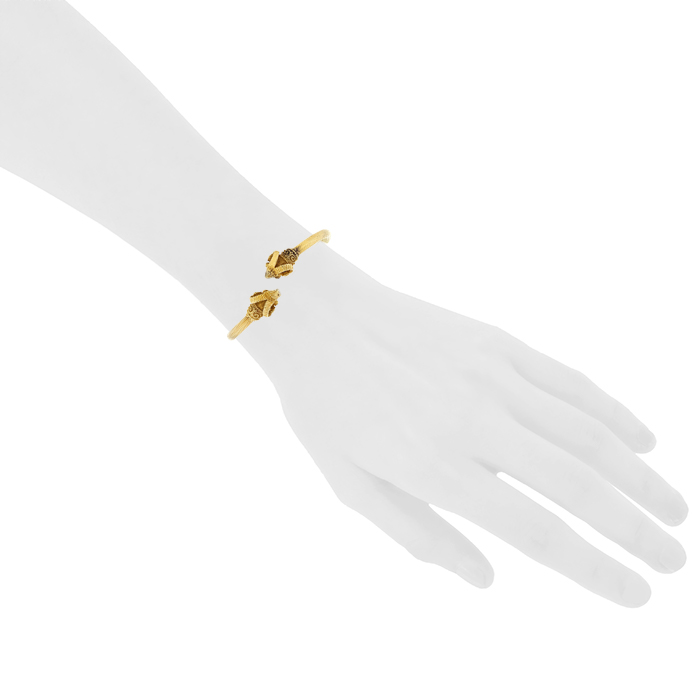 Bracelet rigide ouvrant Lalaounis Animal Head en or jaune et rubis - Detail D1