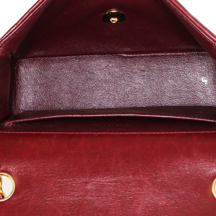 Chanel Mini Timeless shoulder bag in burgundy quilted leather - Detail D2