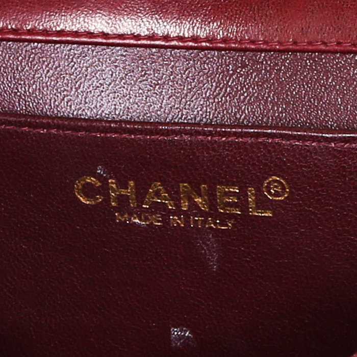 Sac bandoulière Chanel Mini Timeless en cuir matelassé bordeaux - Detail D3