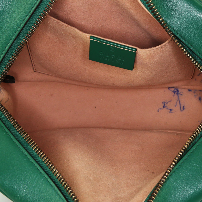 Sac bandoulière Gucci GG Marmont Camera en cuir vert - Detail D2
