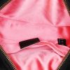 Bolsito-cinturón Gucci GG Marmont en terciopelo acolchado negro y cuero negro - Detail D2 thumbnail