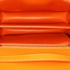 Sac bandoulière Burberry TB en cuir orange - Detail D2 thumbnail