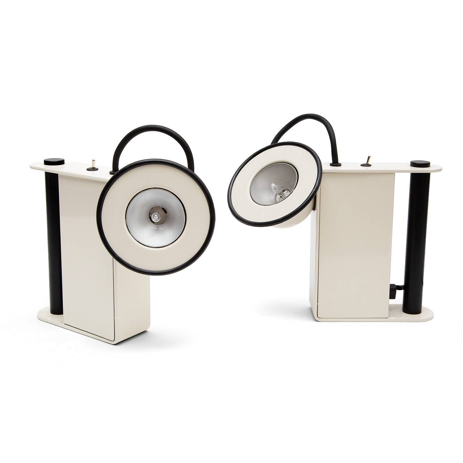 Gae Aulenti (1927-2012) & Piero Castiglioni (1944-), Paire de lampes de chevet Minibox - création de 1979 - 00pp