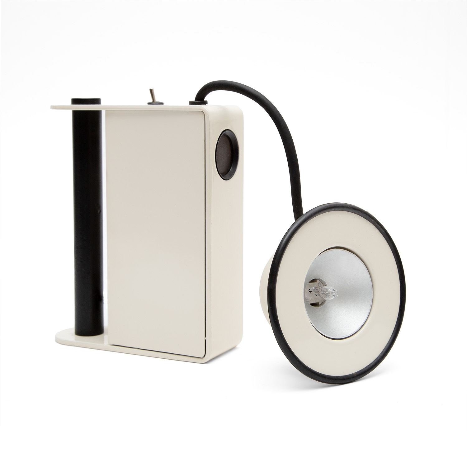 Gae Aulenti (1927-2012) 
Piero Castiglioni (1944-), Paire de lampes de chevet Minibox - création de 1979