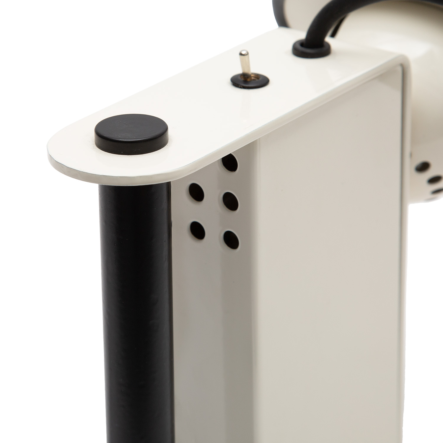 Gae Aulenti (1927-2012) 
Piero Castiglioni (1944-), Paire de lampes de chevet Minibox - création de 1979 - Detail D4