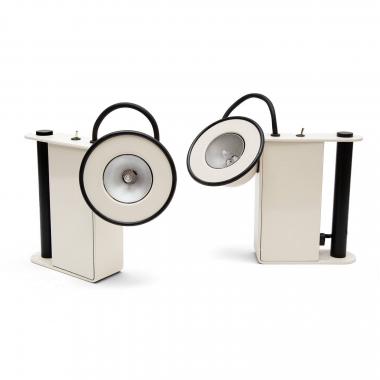 Gae Aulenti (1927-2012) 
Piero Castiglioni (1944-), Paire de lampes de chevet Minibox - création de 1979