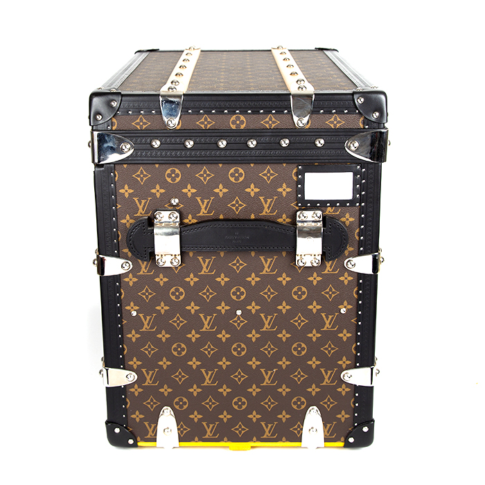 Louis Vuitton Malle trunk in monogram canvas Macassar and black lozine (vulcanised fibre) - Detail D1