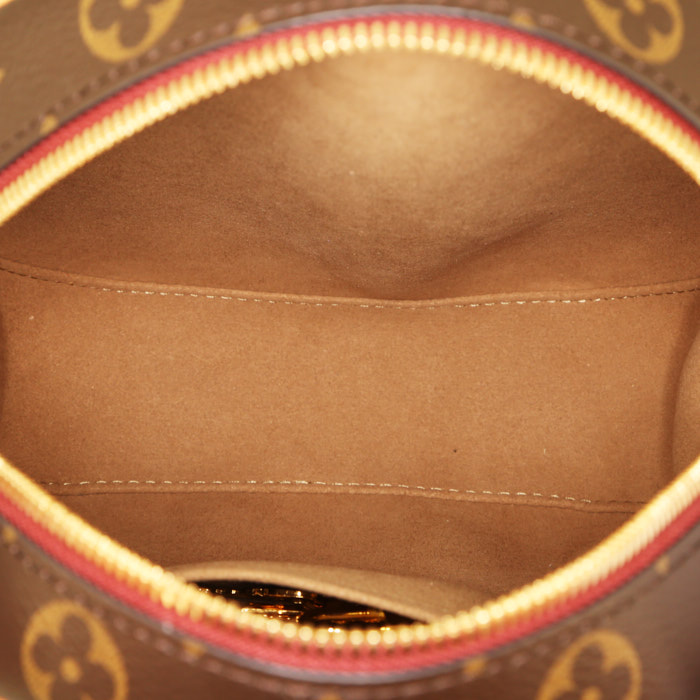 Borsa a tracolla Louis Vuitton Sac Boîte à Chapeau Souple MM in tela monogram e pelle naturale - Detail D2