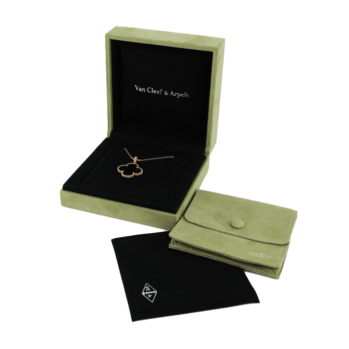 Collier Van Cleef & Arpels Magic Alhambra en or jaune et onyx - Detail D2