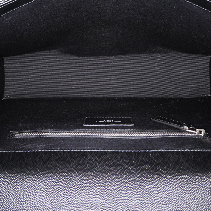 Bolso bandolera Saint Laurent  Enveloppe modelo grande  en cuero granulado acolchado negro - Detail D3