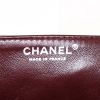 Chanel 2.55 shoulder bag in grey quilted leather - Detail D4 thumbnail
