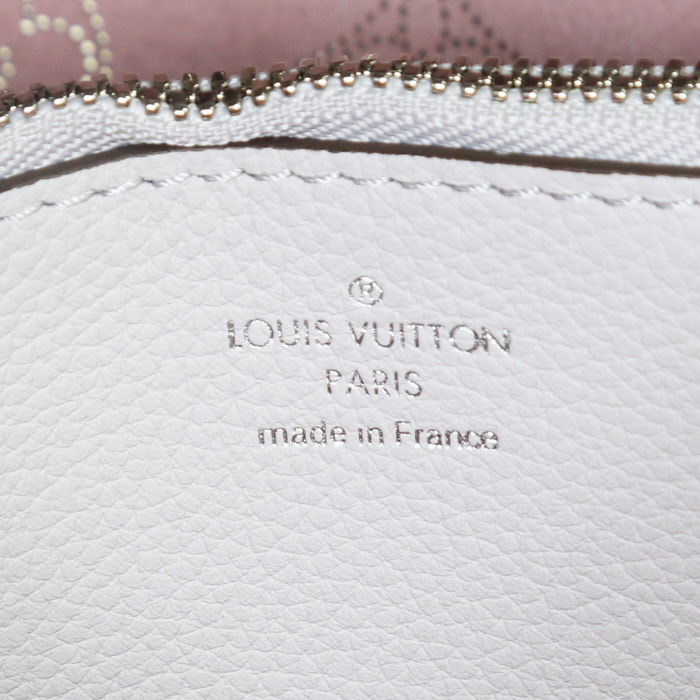 Borsa a tracolla Louis Vuitton Muria in pelle Mahina grigia - Detail D4