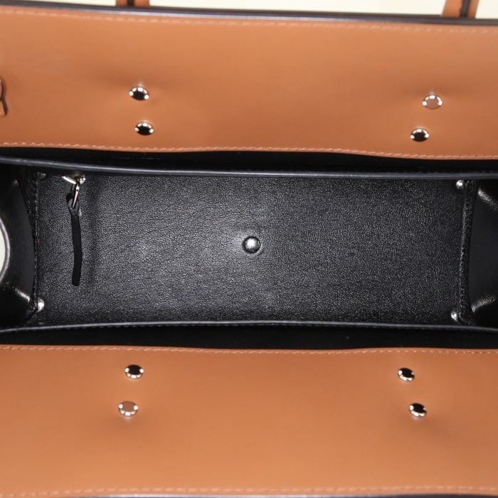 Givenchy Horizon handbag in gold smooth leather - Detail D2