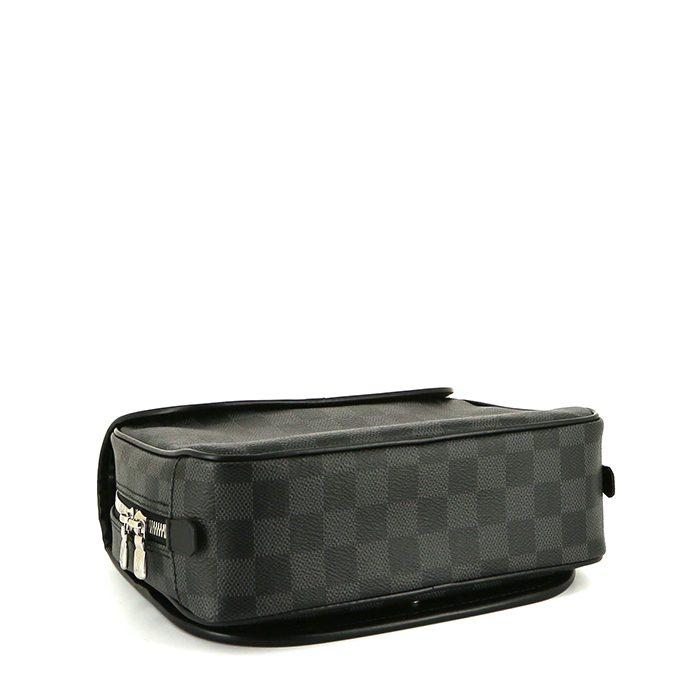 Louis Vuitton Poche Toilette bag in damier graphite canvas - Detail D4