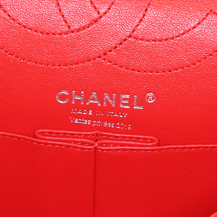 Borsa a tracolla Chanel 2.55 in pelle trapuntata rossa - Detail D4