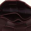 Bottega Veneta  Cassette clutch-belt  in plum intrecciato leather - Detail D2 thumbnail