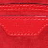 Sac à main Louis Vuitton Soufflot en cuir épi rouge - Detail D3 thumbnail