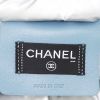 Mochila Chanel Editions Limitées en lona acolchada degradada azul - Detail D3 thumbnail
