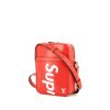 Louis Vuitton  Danube x Supreme shoulder bag  in red and white epi leather - 00pp thumbnail