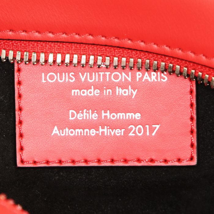 Bolso bandolera Louis Vuitton  Danube x Supreme en cuero Epi rojo y blanco - Detail D3