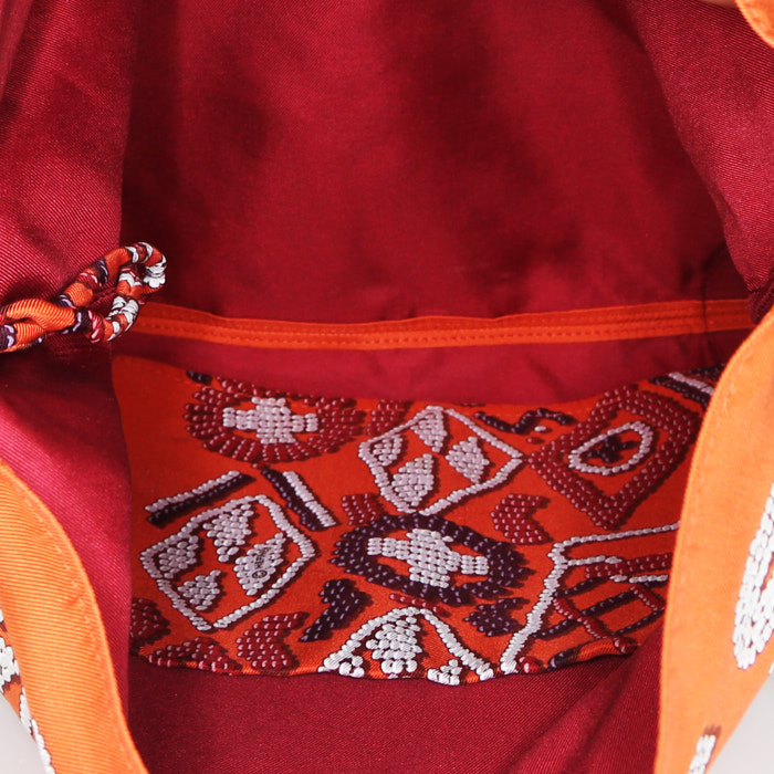 Sac bandoulière Hermès Silk City en soie orange et cuir Barénia - Detail D2