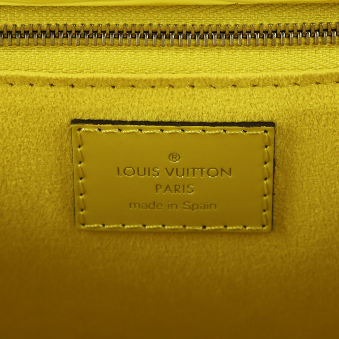 Bolso de mano Louis Vuitton Marly en cuero Epi amarillo - Detail D4