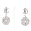 Paire de pendants d'oreilles semi-articulée Bulgari Astrale en or blanc et diamants - 360 thumbnail