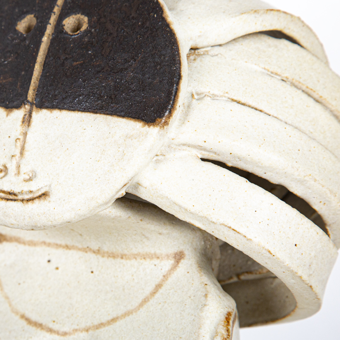 Bruno Gambone, "Lion", sculpture in glazed stoneware, signed, from the 1970/80's - Detail D3