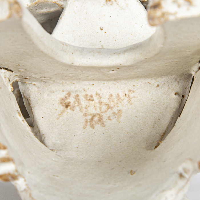 Bruno Gambone, "Lion", sculpture in glazed stoneware, signed, from the 1970/80's - Detail D4