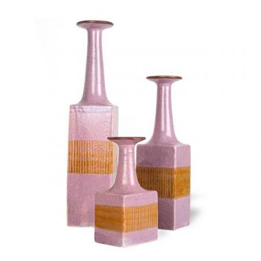 Bruno Gambone, rare suite de trois vases bouteilles, en grès émaillé, signés, vers 1969/1979