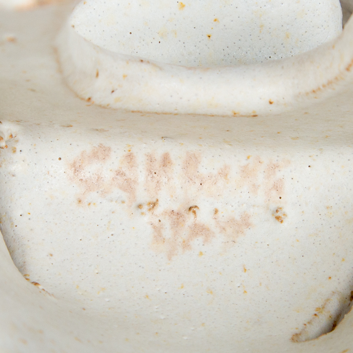 Bruno Gambone, "Lion", sculpture in glazed stoneware, signed, from the 1970/80's - Detail D4