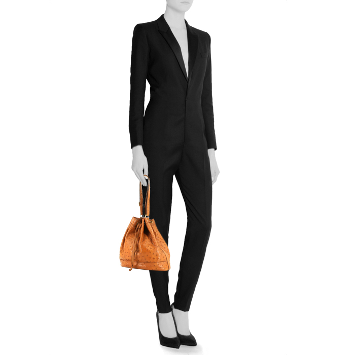 Hermès Market handbag in gold ostrich leather - Detail D1