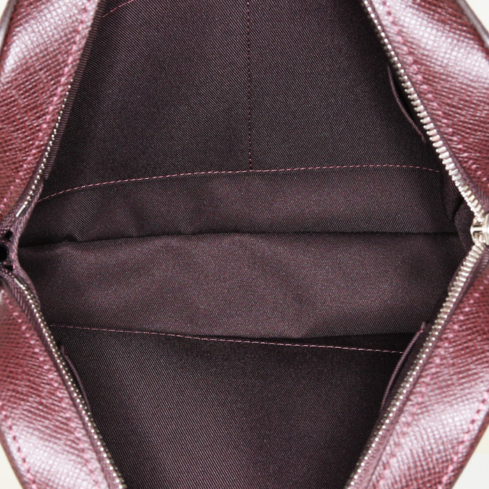 Bolso bandolera Louis Vuitton Anton en cuero taiga marrón - Detail D2