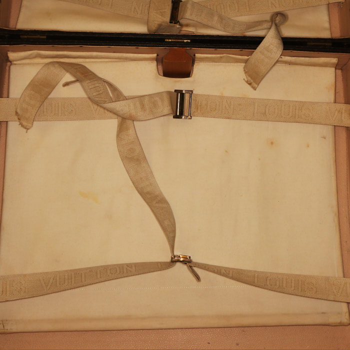 Louis Vuitton Bisten 60 suitcase in monogram canvas and brown lozine (vulcanised fibre) - Detail D2