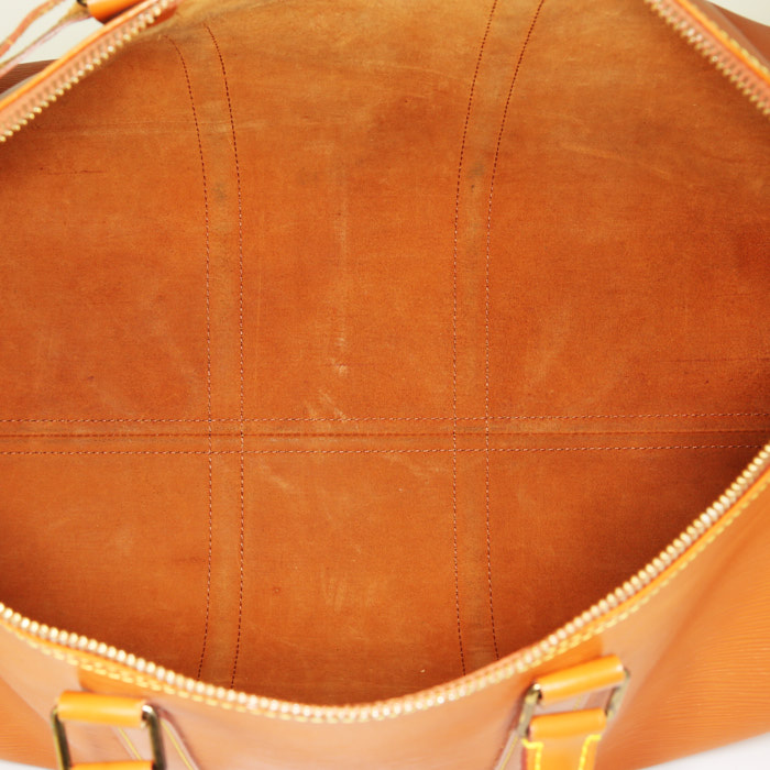 Borsa da viaggio Louis Vuitton Keepall 50 cm in pelle Epi gold - Detail D2