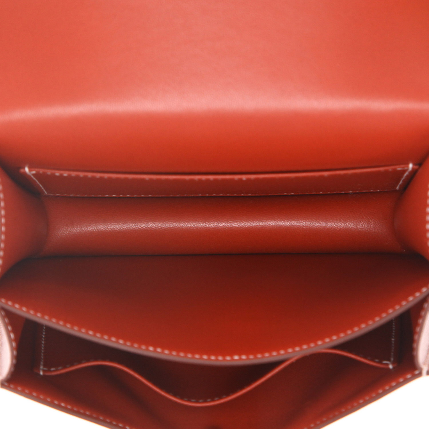 Bolso bandolera Hermès  Constance mini  en cuero box rojo ladrillo - Detail D3