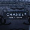 Sac à main Chanel Cambon en cuir matelassé beige et noir - Detail D3 thumbnail