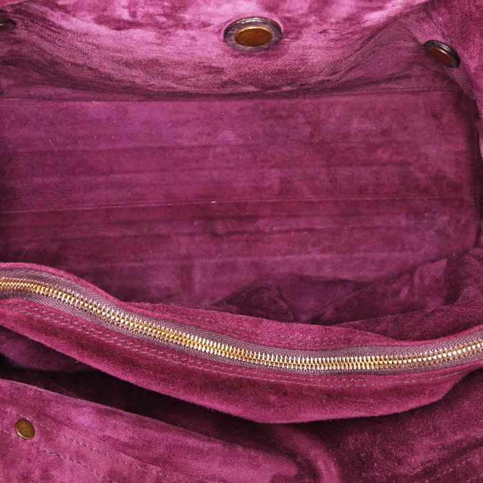 Bolso de mano Yves Saint Laurent Muse Two grande en cuero violeta - Detail D2
