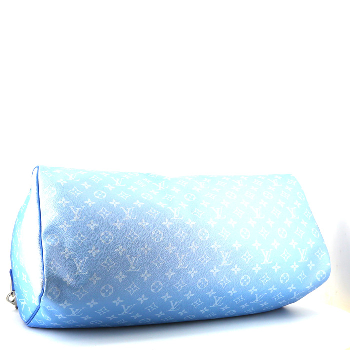 Sac de week end Louis Vuitton Keepall Editions Limitées en toile monogram bleu-ciel et blanche et cuir bleu - Detail D5