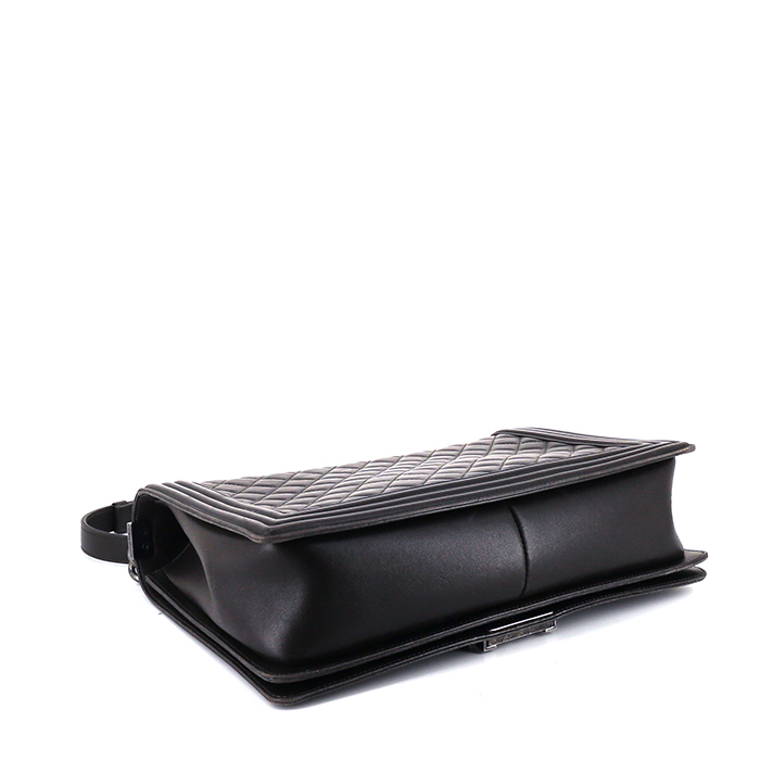 Chanel Boy handbag in brown quilted leather - Detail D5